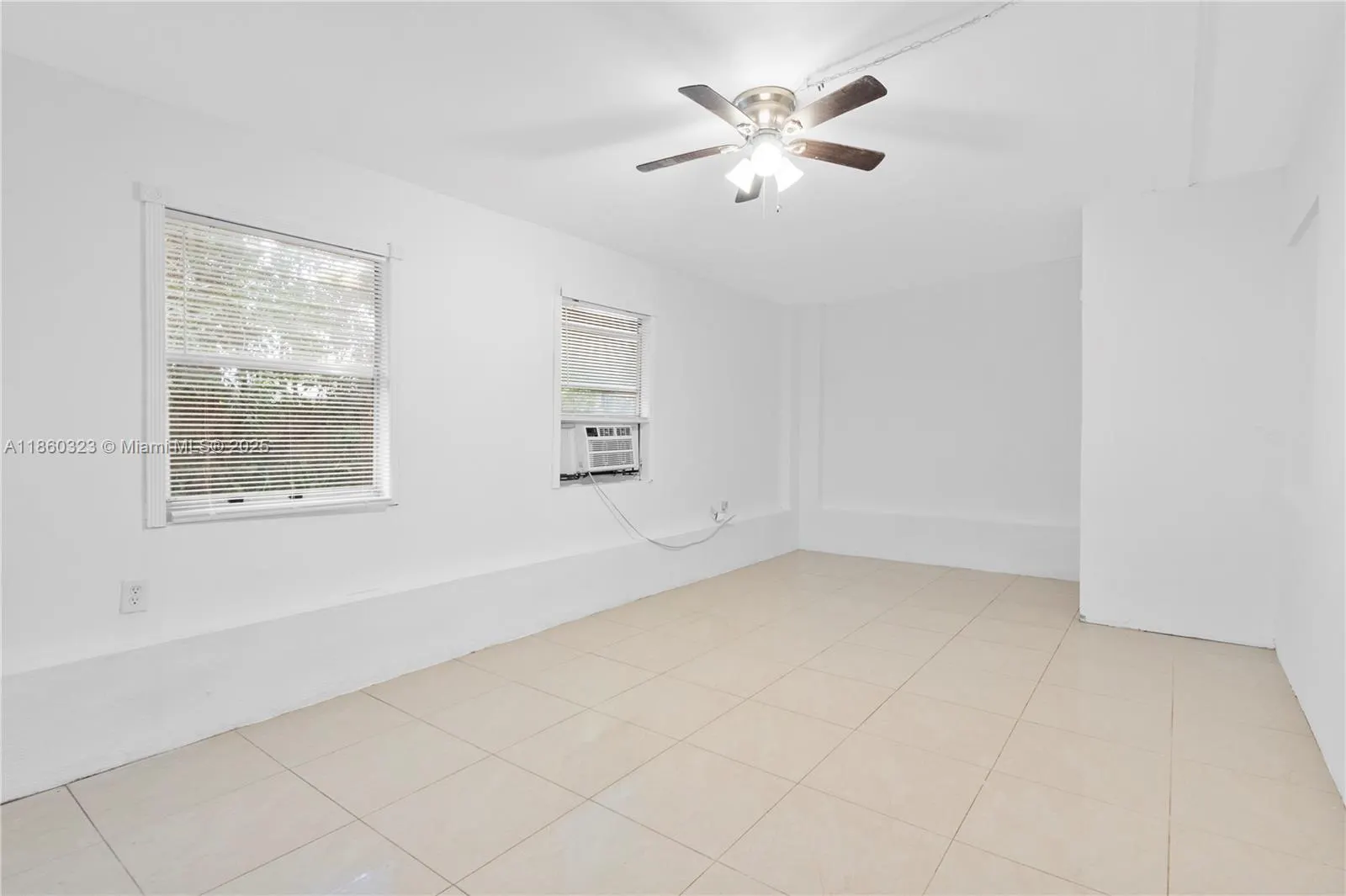1040 SW 28th St, #4