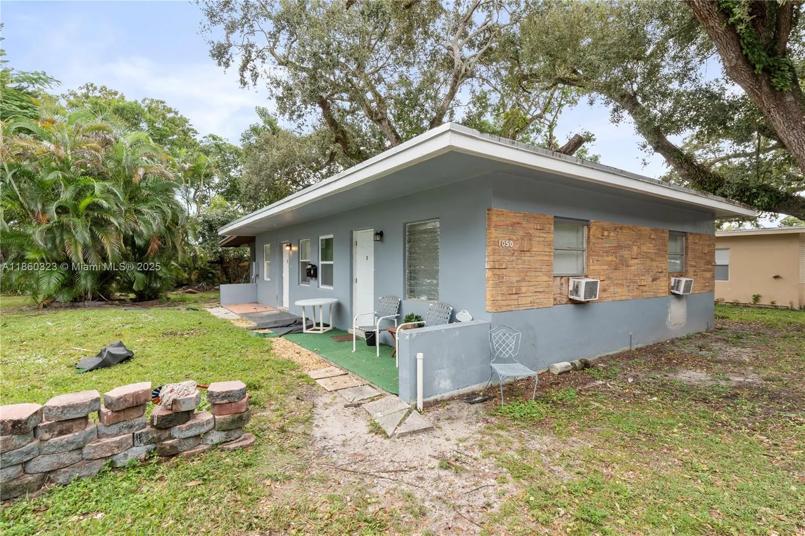1040 SW 28th St, #4