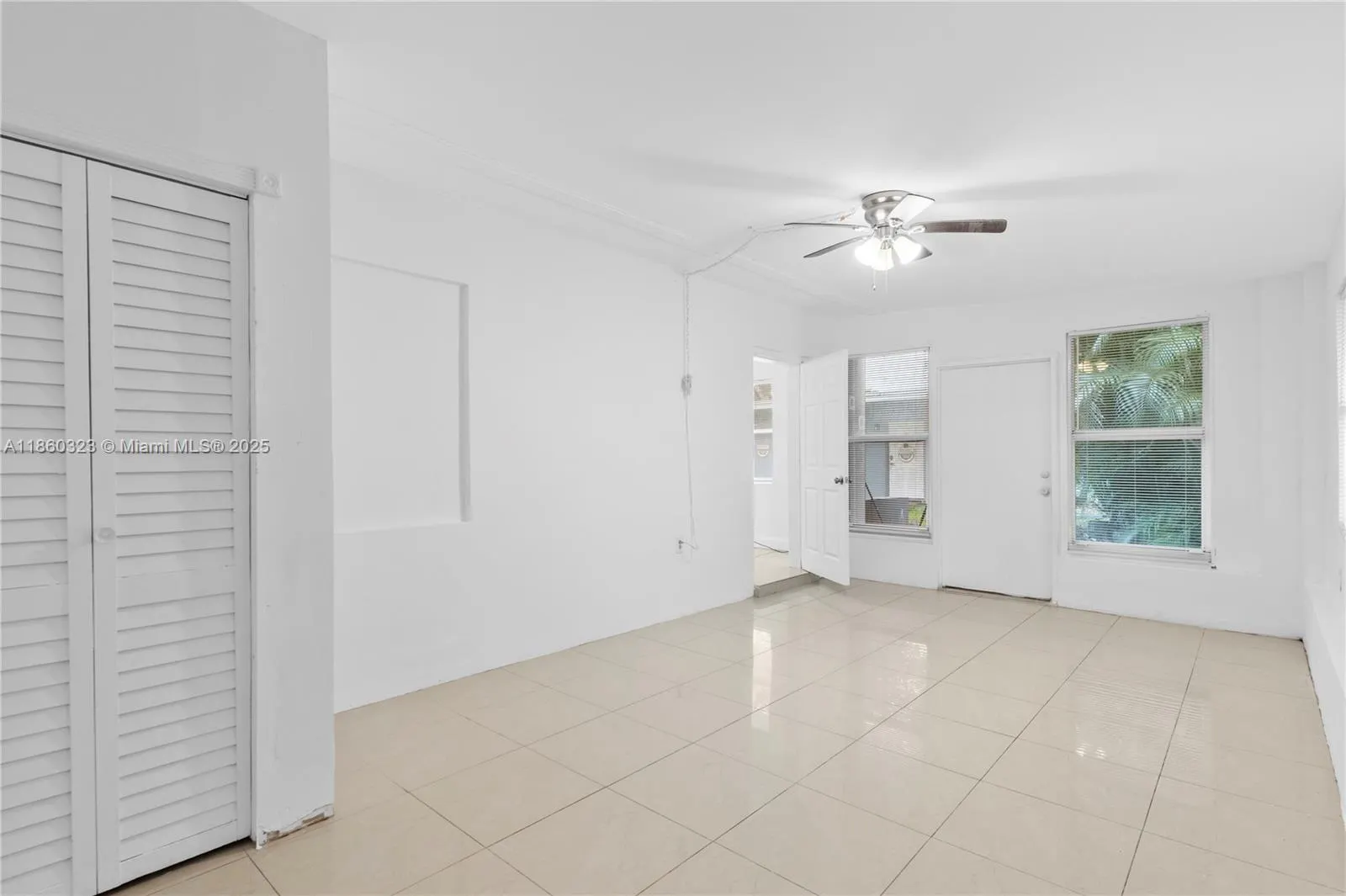 1040 SW 28th St, #4