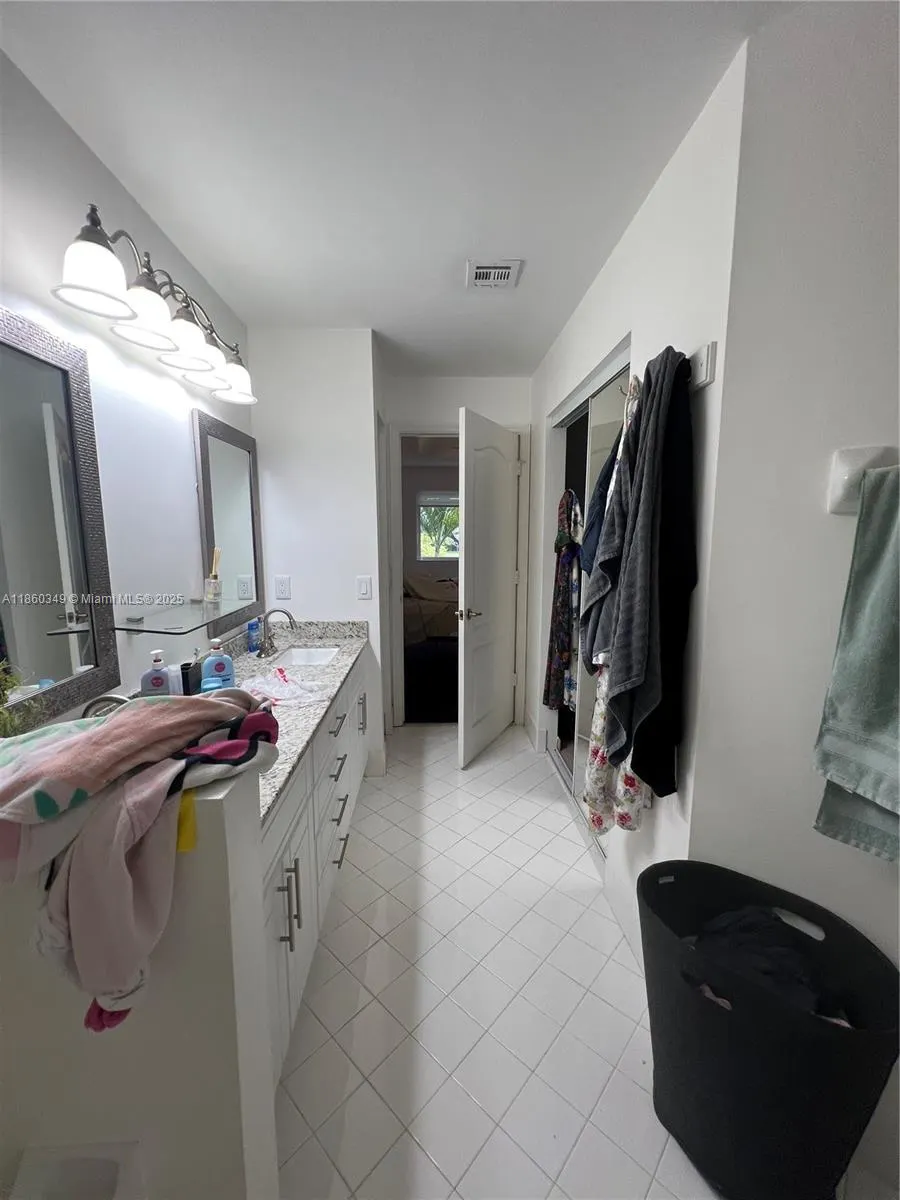11612 NW 50th Ter