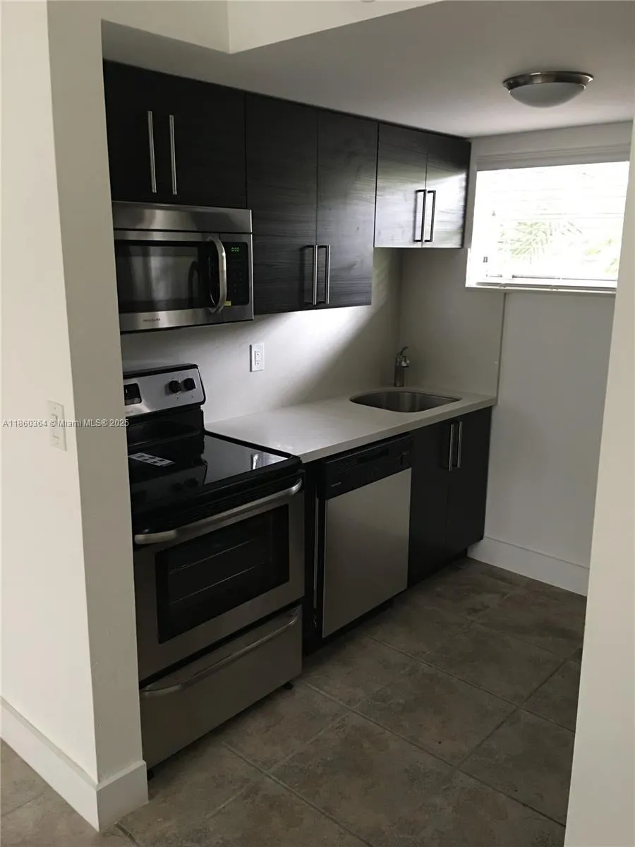 1606 SALZEDO ST, #3