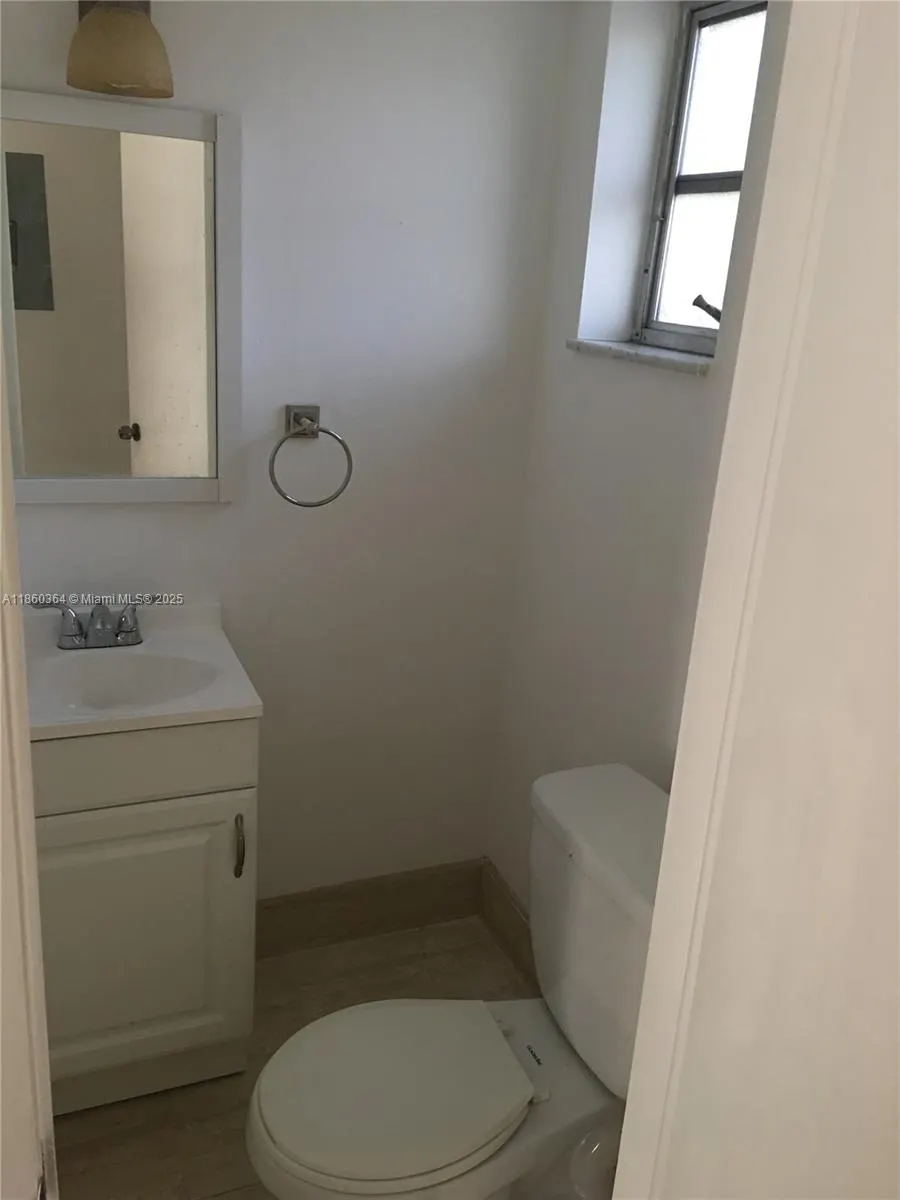 1606 SALZEDO ST, #3