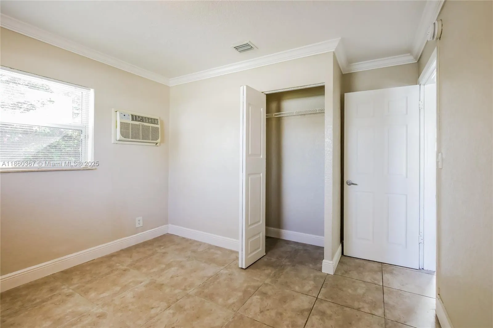 2517 NE 12th Ter
