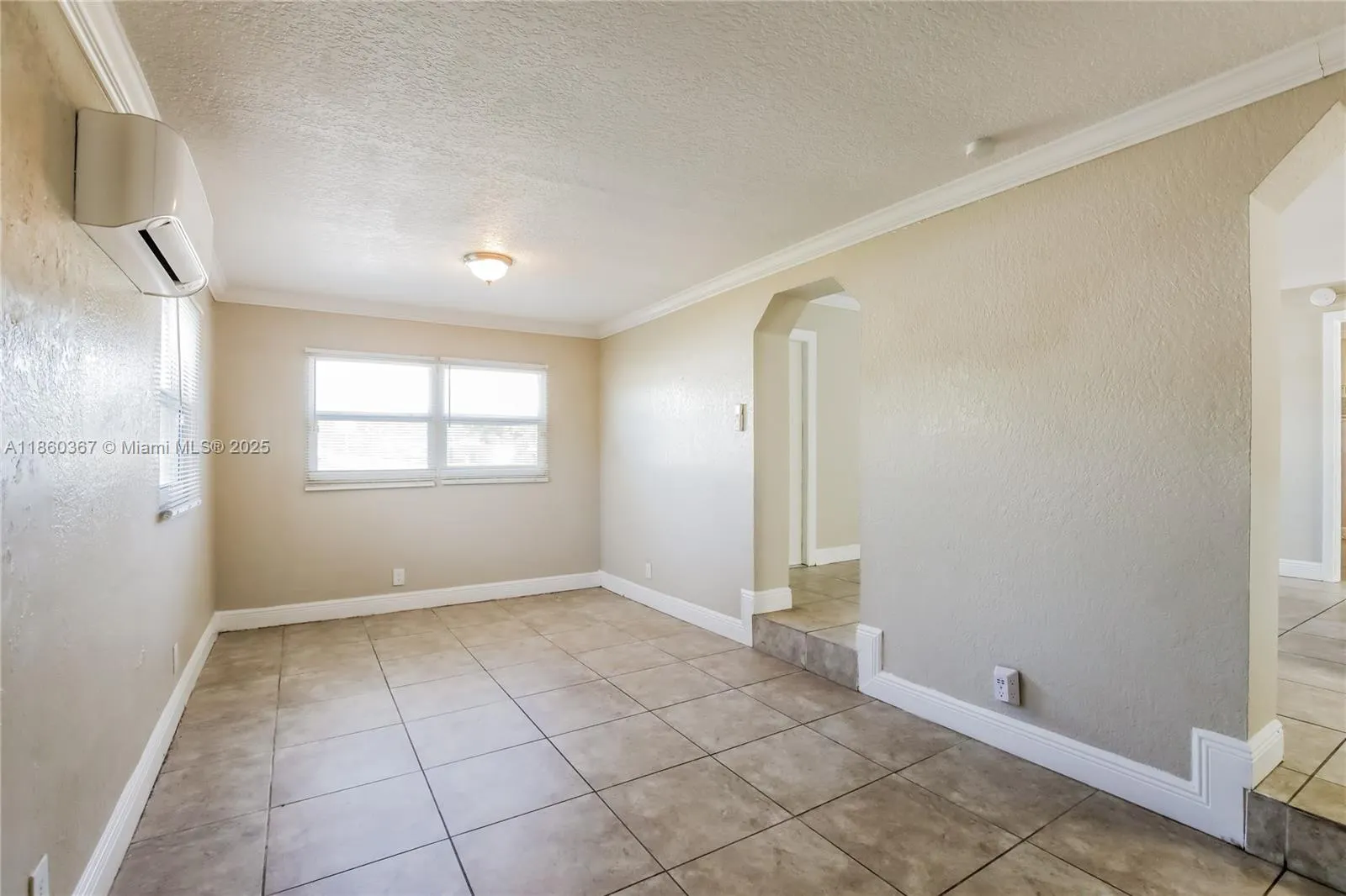 2517 NE 12th Ter