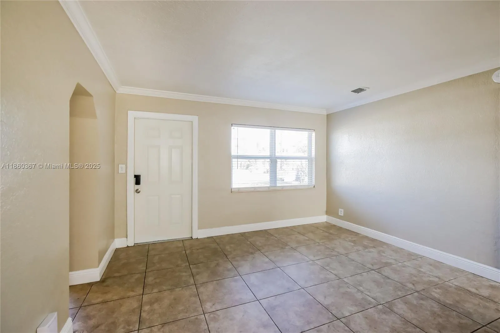 2517 NE 12th Ter