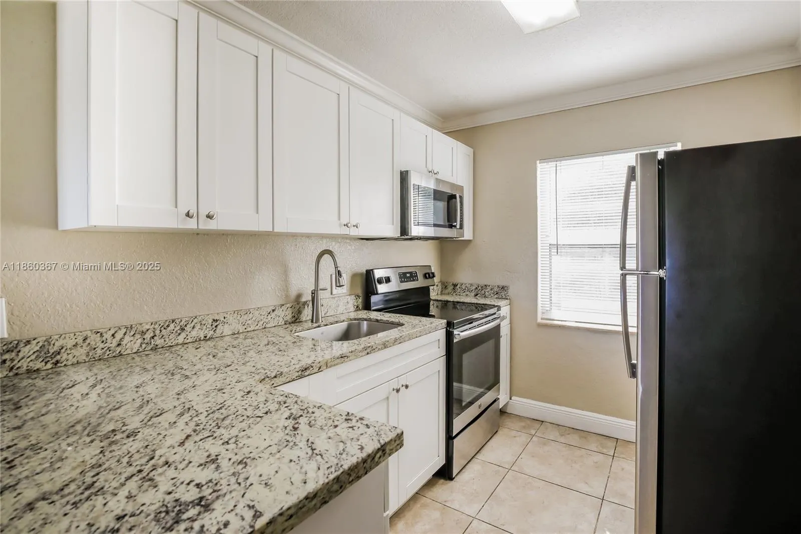 2517 NE 12th Ter