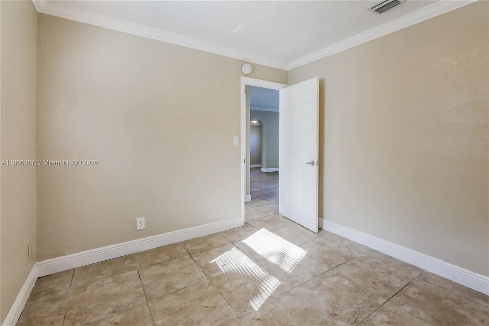 2517 NE 12th Ter