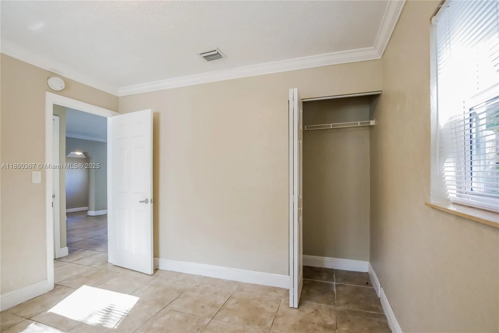 2517 NE 12th Ter