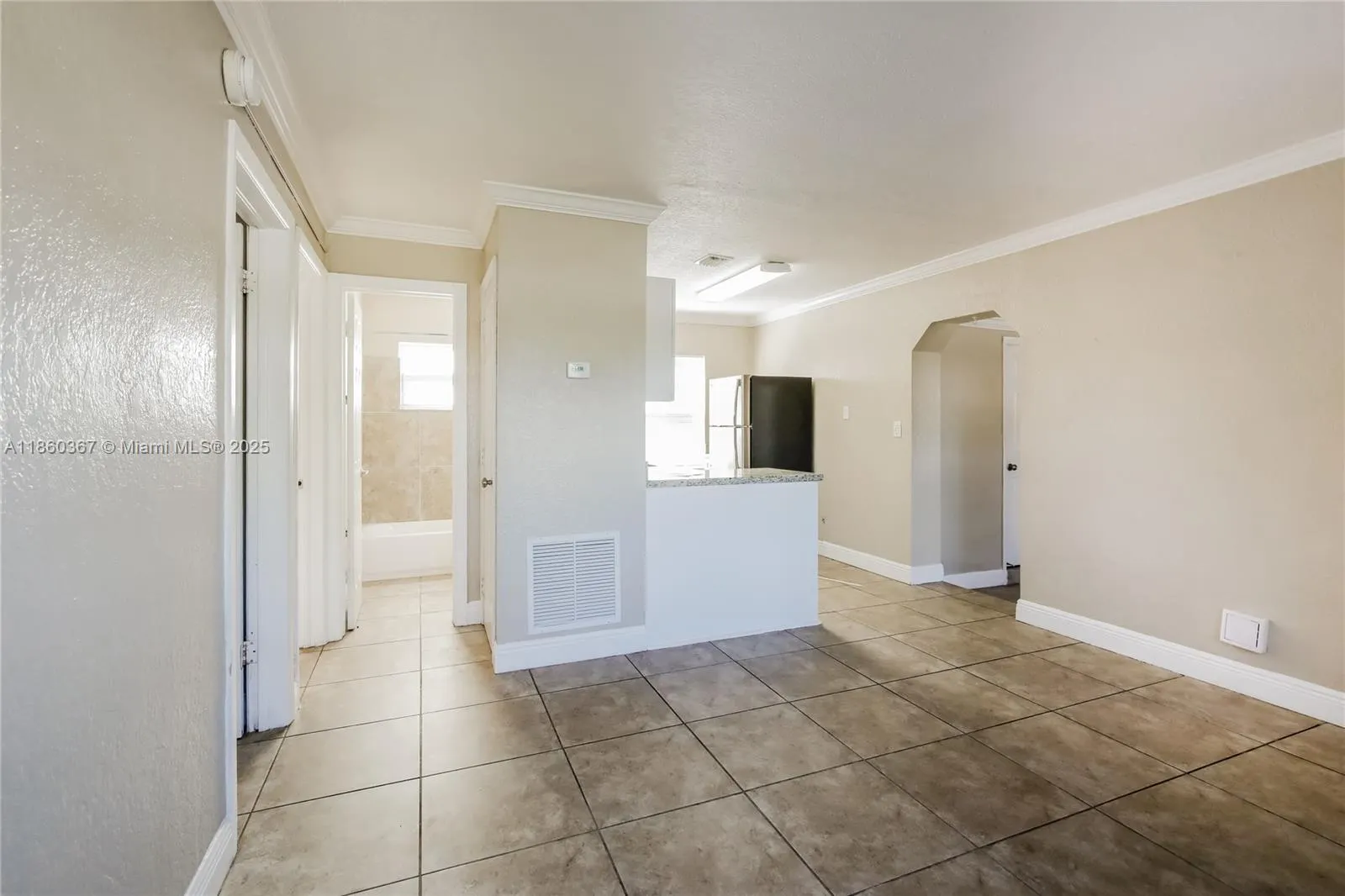 2517 NE 12th Ter