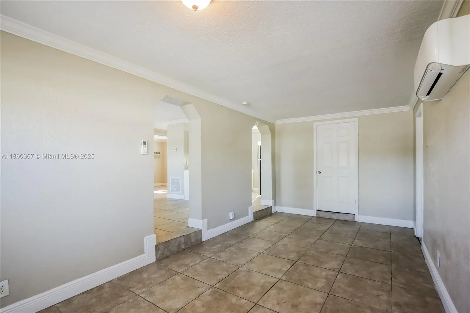 2517 NE 12th Ter