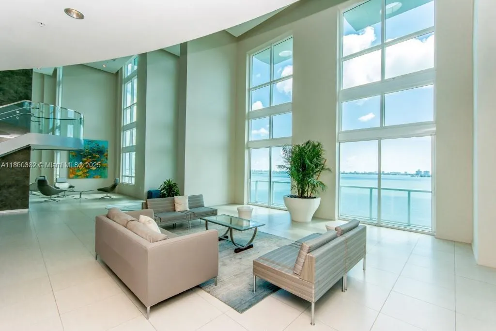 1900 N Bayshore Dr, #4703