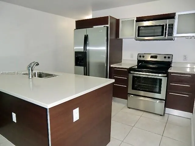 1900 N Bayshore Dr, #4703