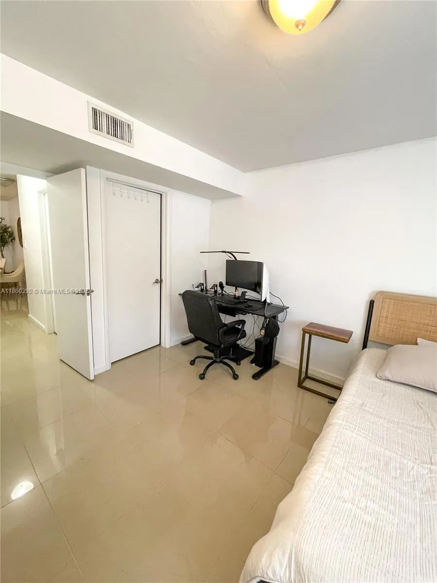 15821 SW 104th Ter, #203