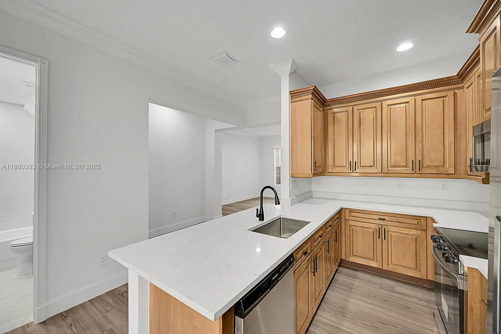8305 NW 8th Ter