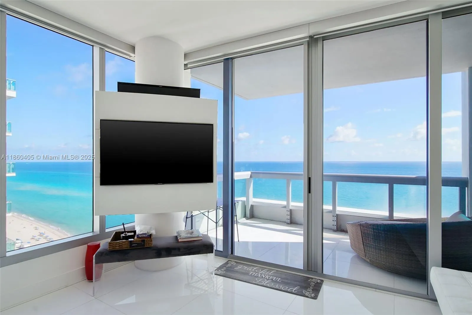 6899 Collins Ave, #1905