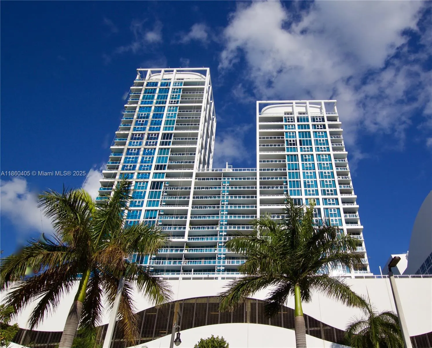 6899 Collins Ave, #1905