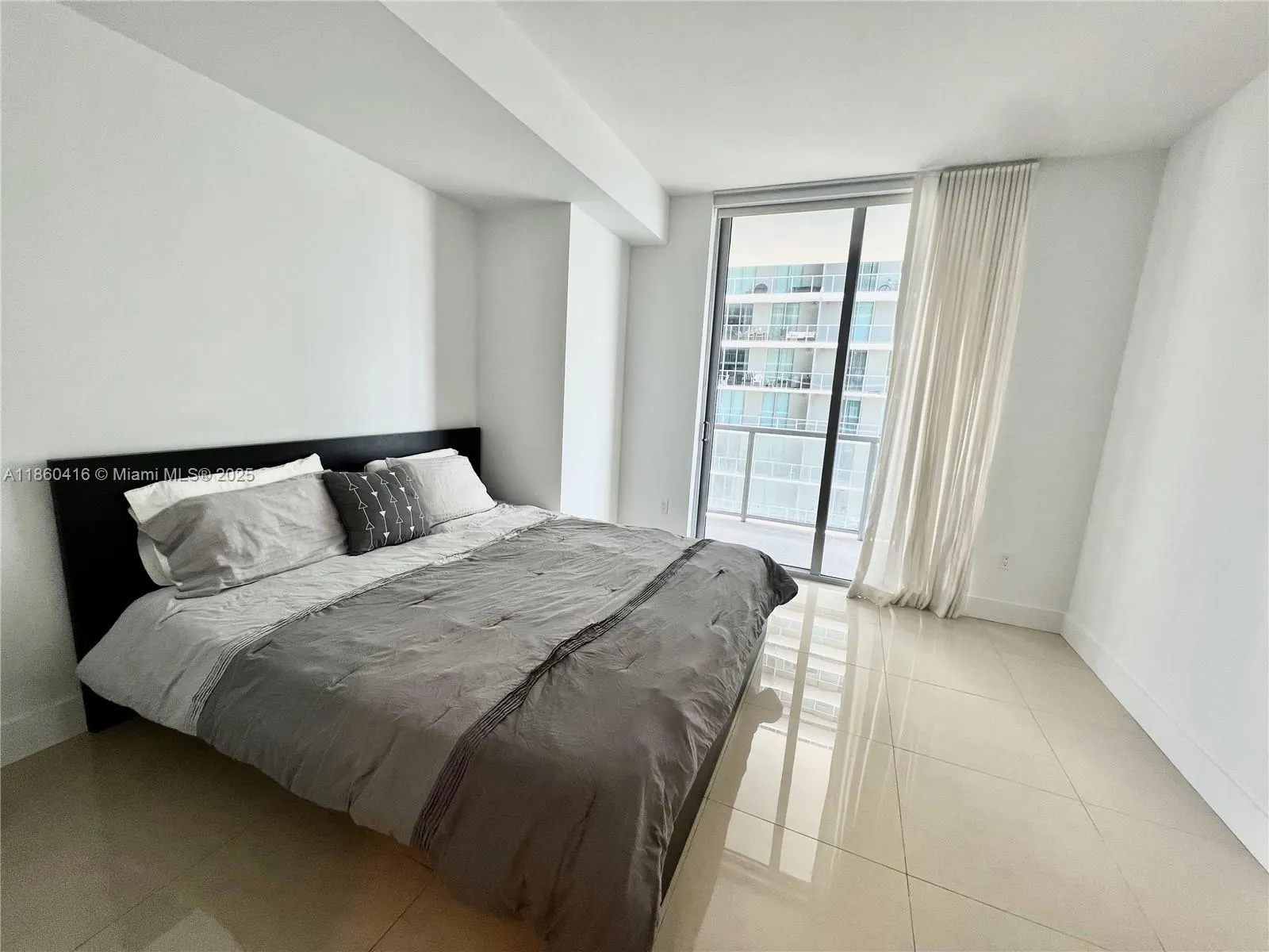 1111 SW 1st Ave, #1914
