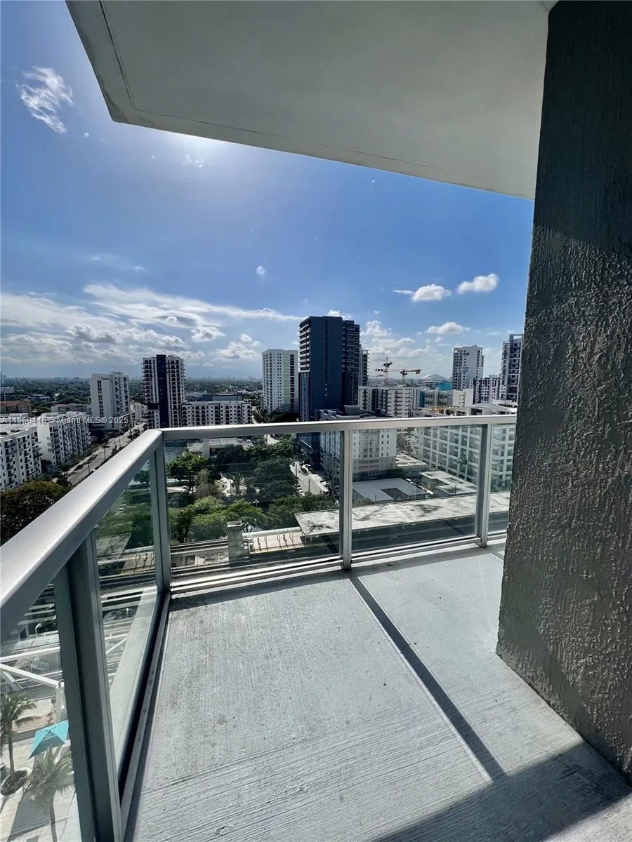 1111 SW 1st Ave, #1914