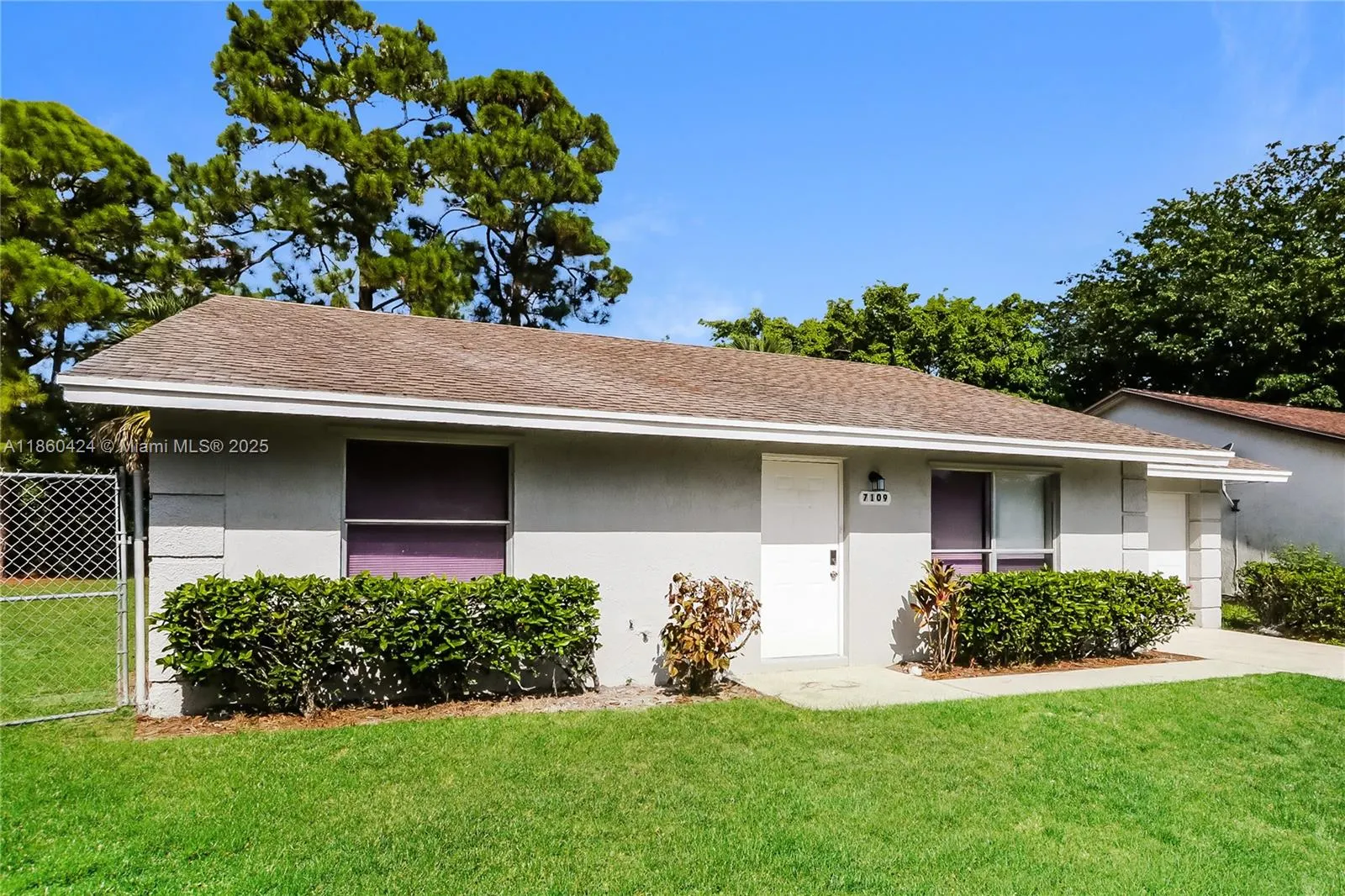 7109 Glenwood Dr