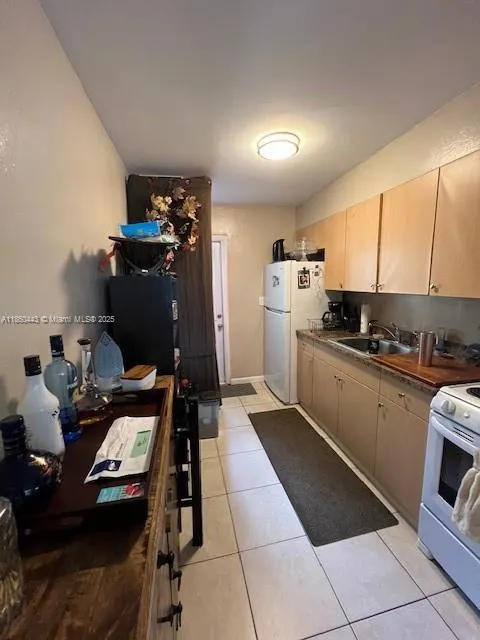 4951 SW 26th Ave