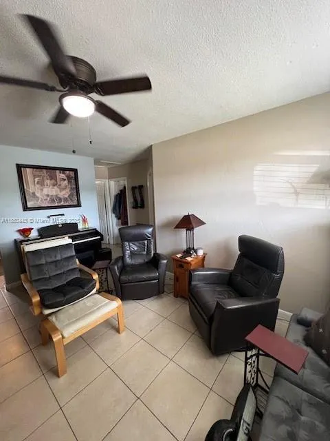4951 SW 26th Ave