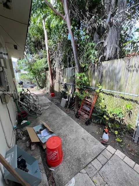 4951 SW 26th Ave