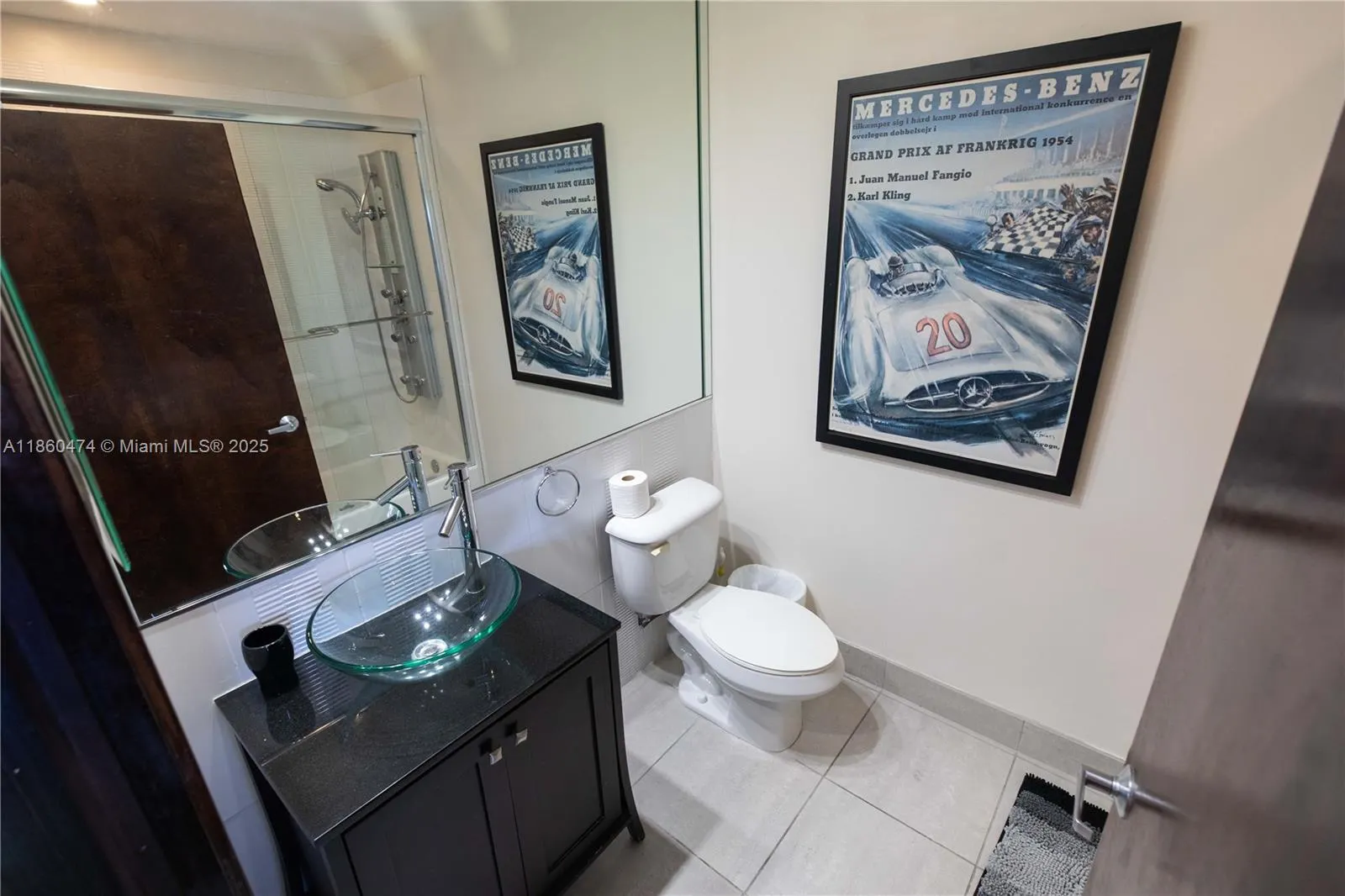 3250 Grand Ave, #404