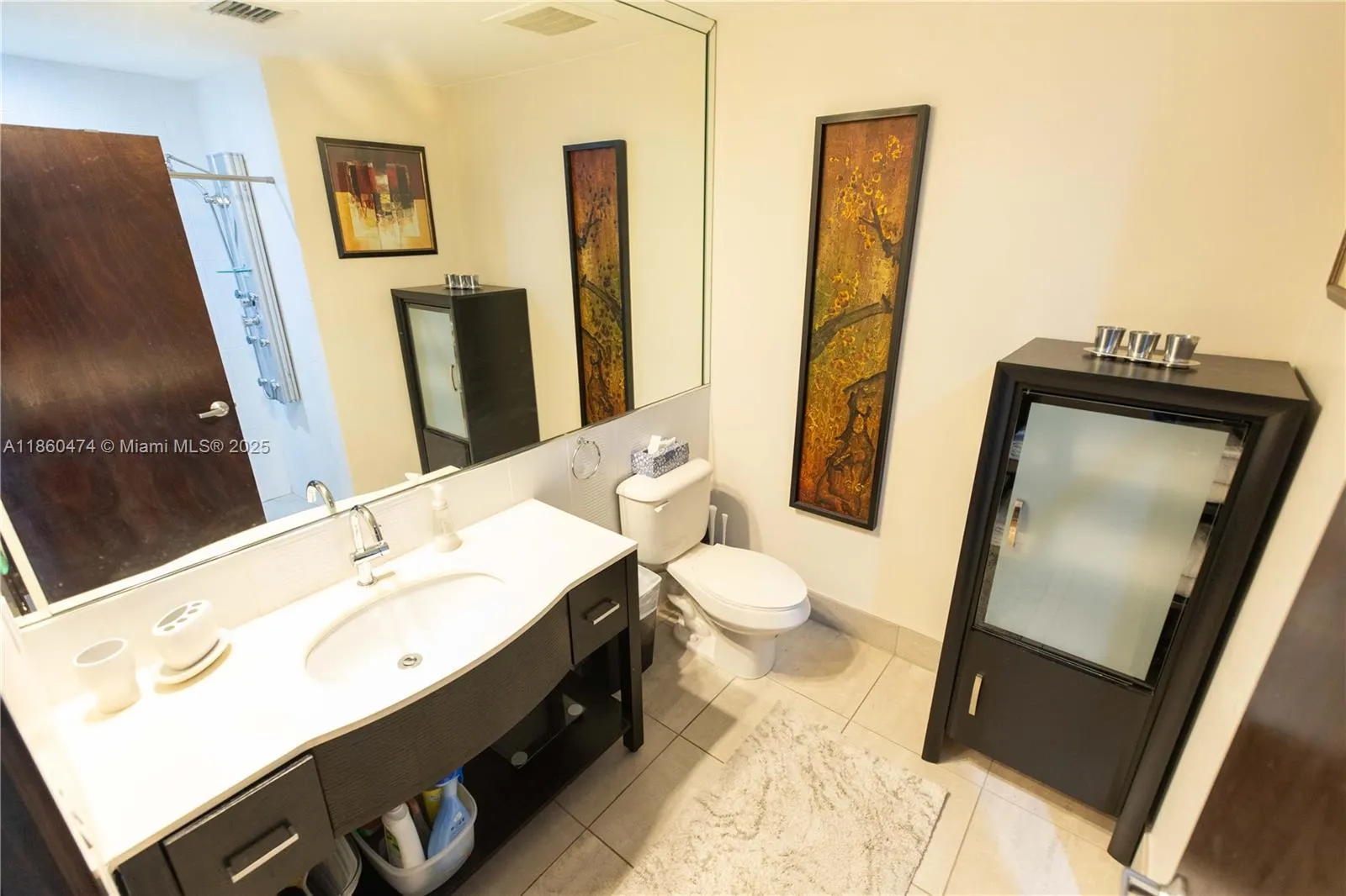 3250 Grand Ave, #404