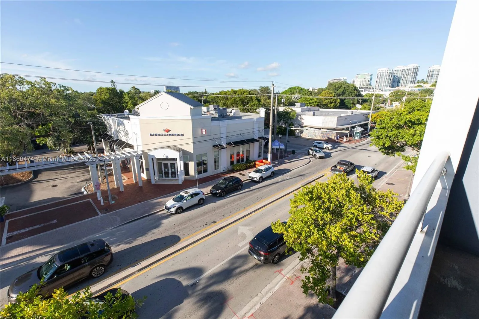 3250 Grand Ave, #404