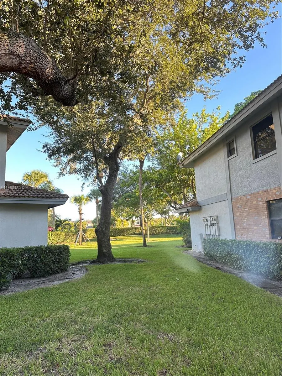 9865 riverside dr, #9-32