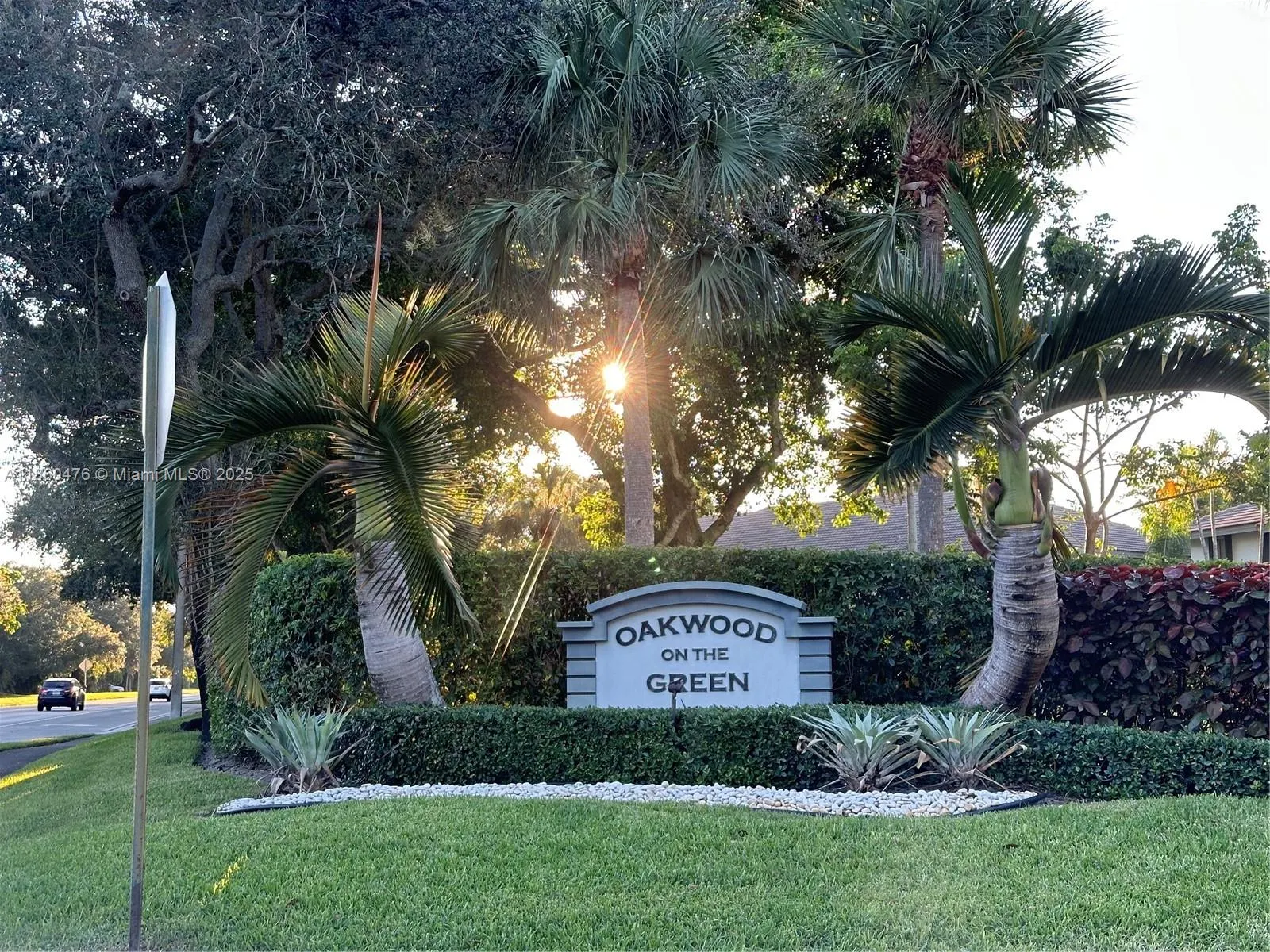 9865 riverside dr, #9-32