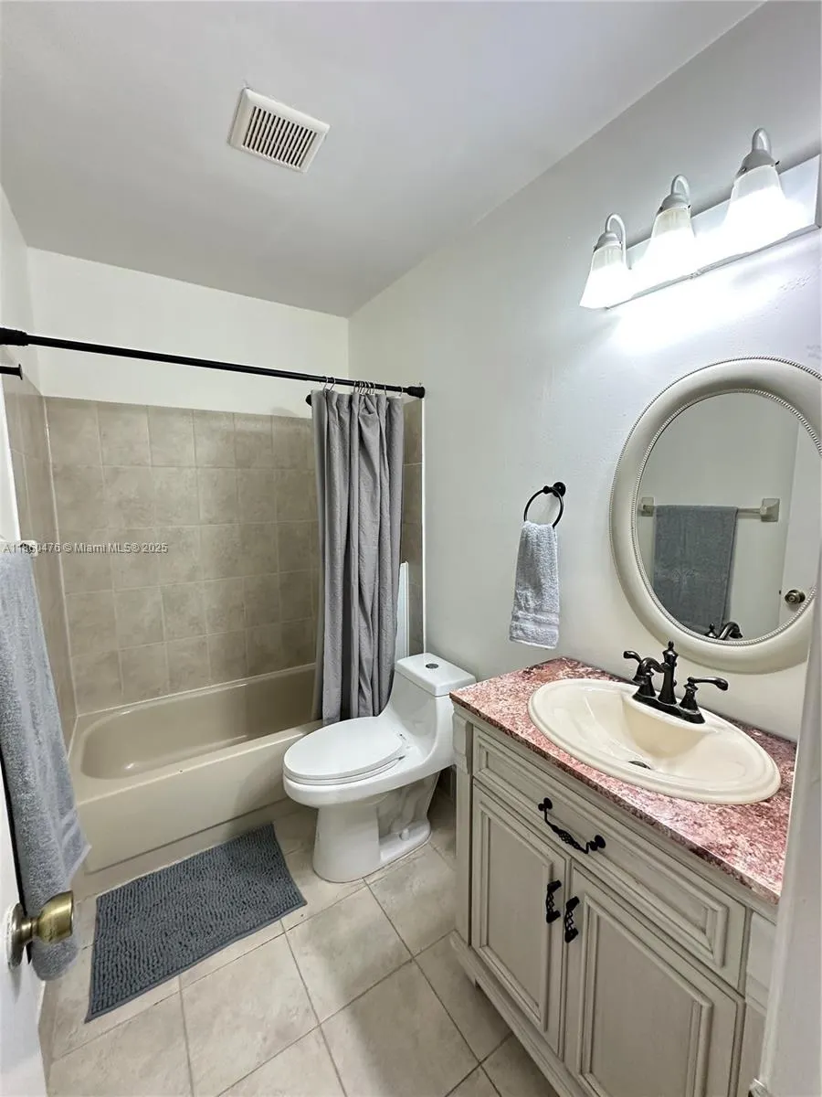 9865 riverside dr, #9-32