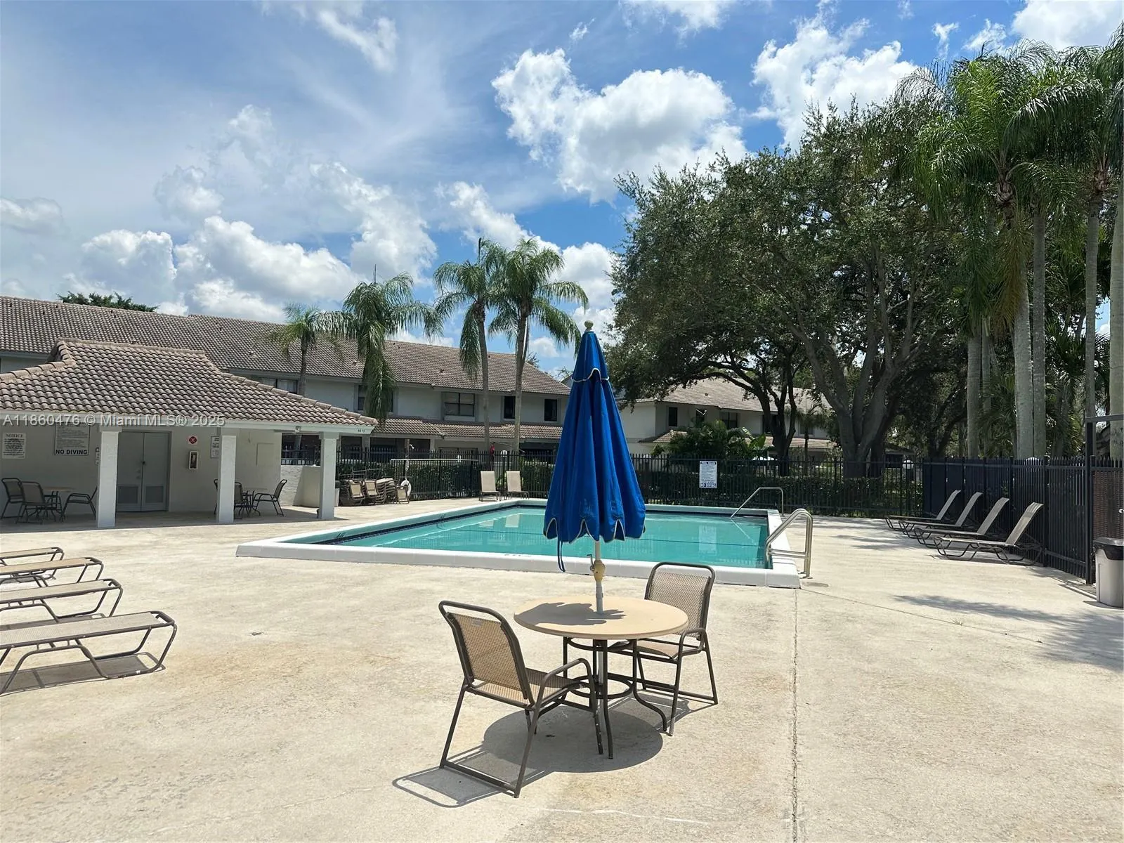 9865 riverside dr, #9-32
