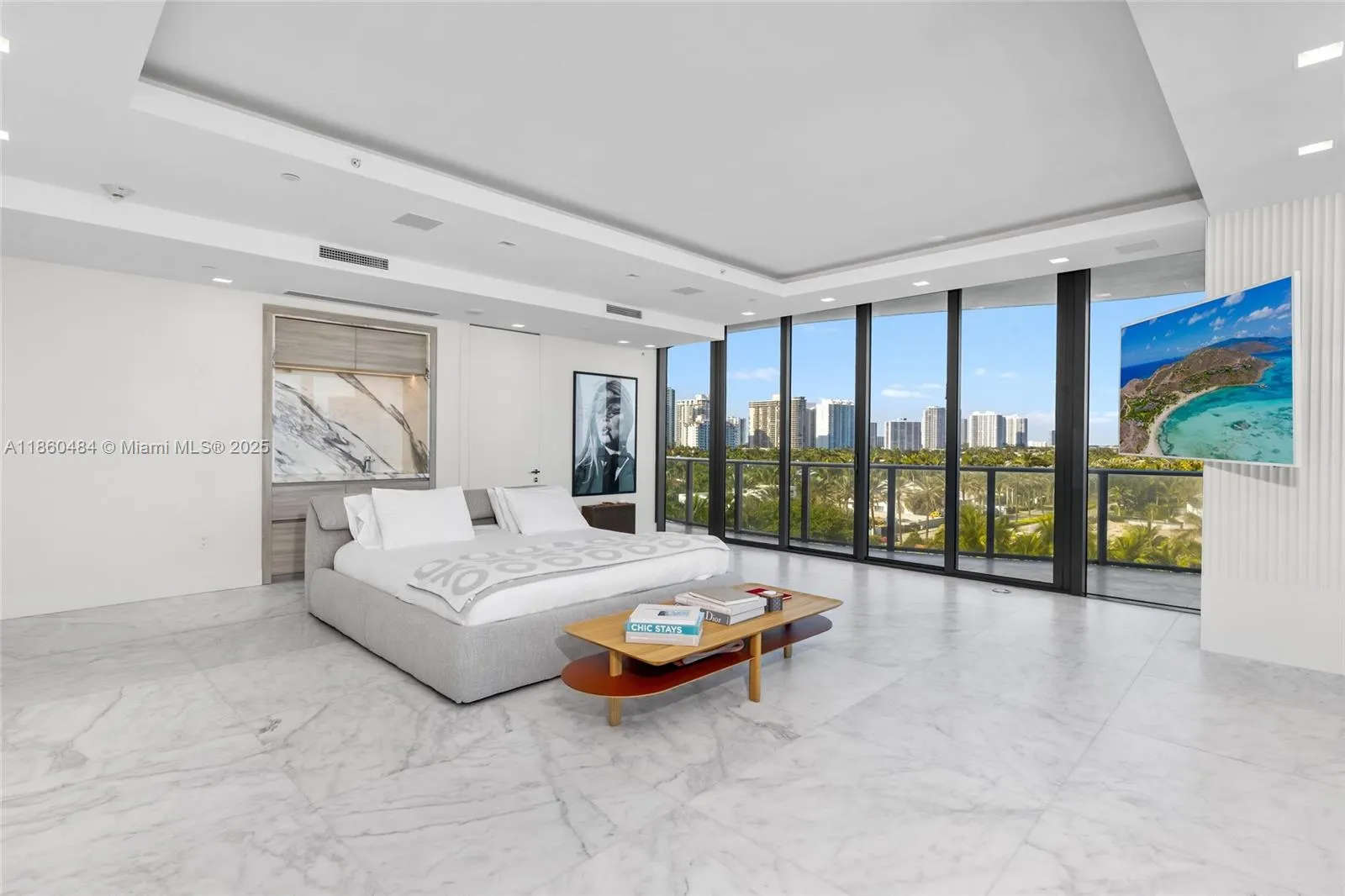 19575 Collins Ave, #6