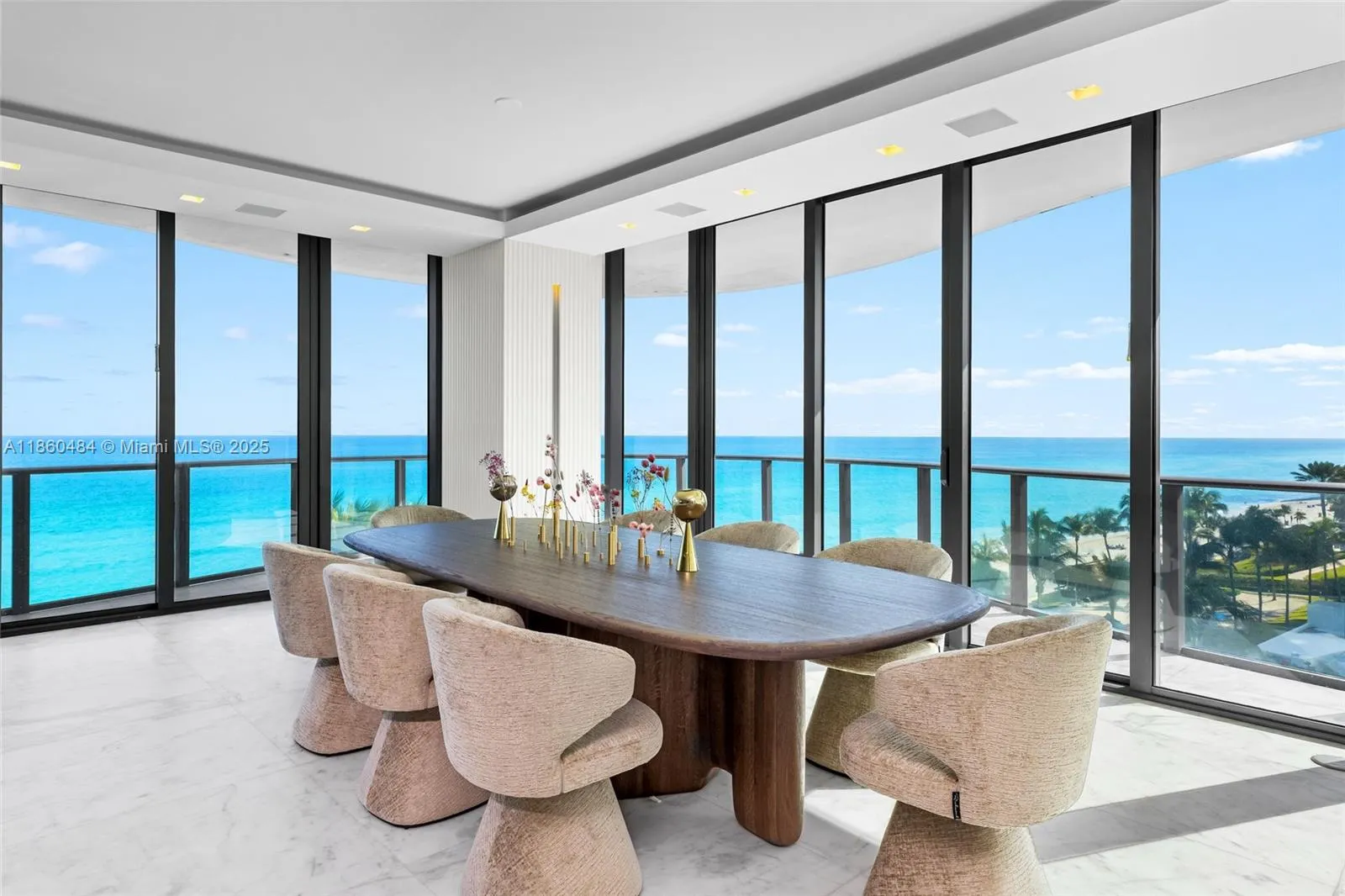 19575 Collins Ave, #6