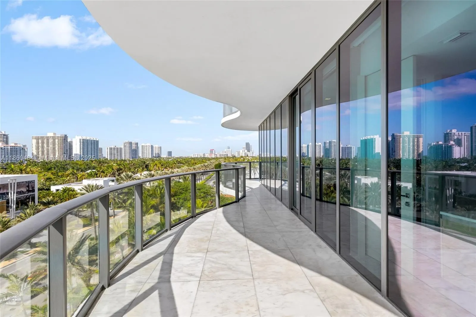 19575 Collins Ave, #6