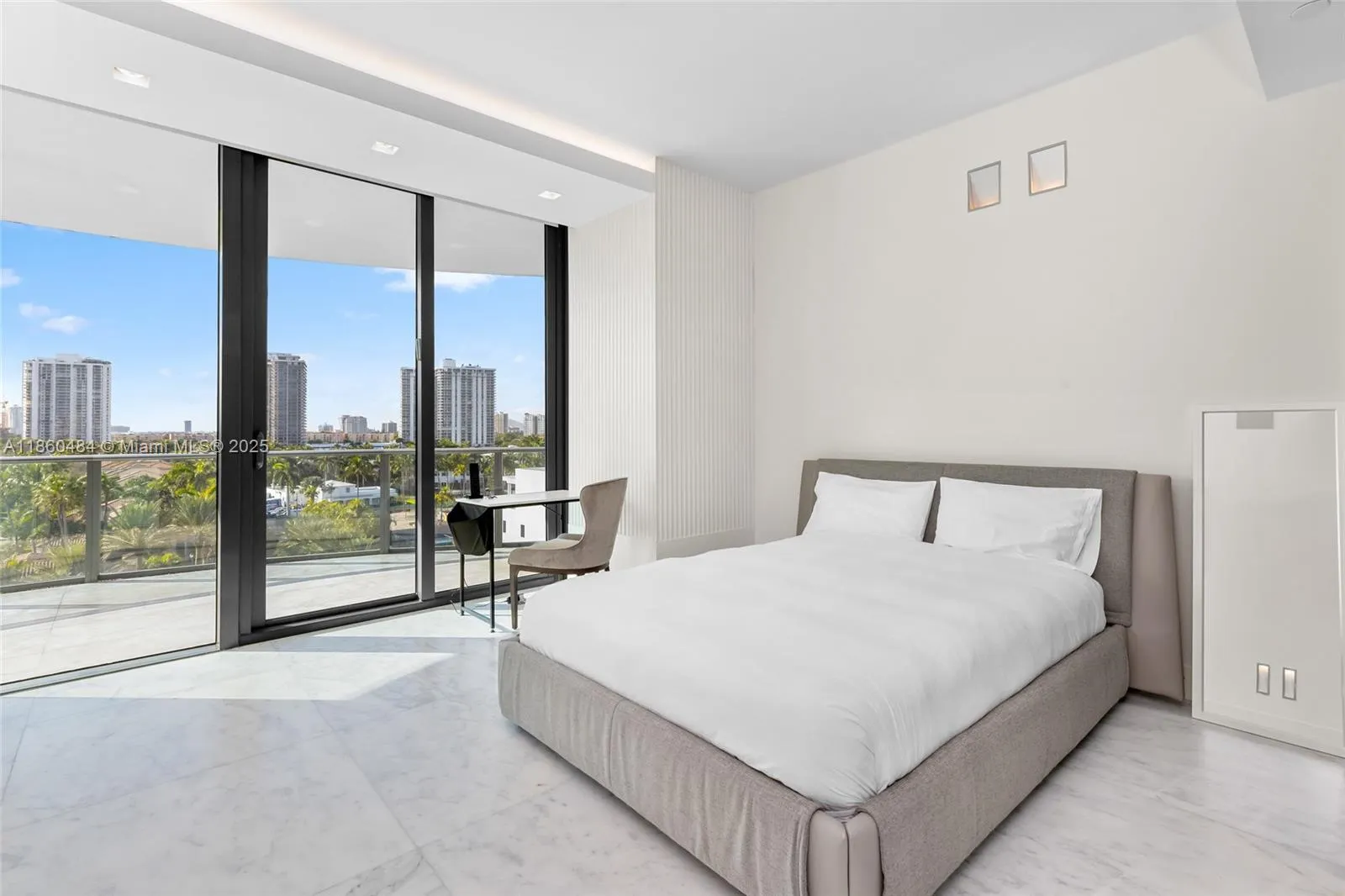19575 Collins Ave, #6