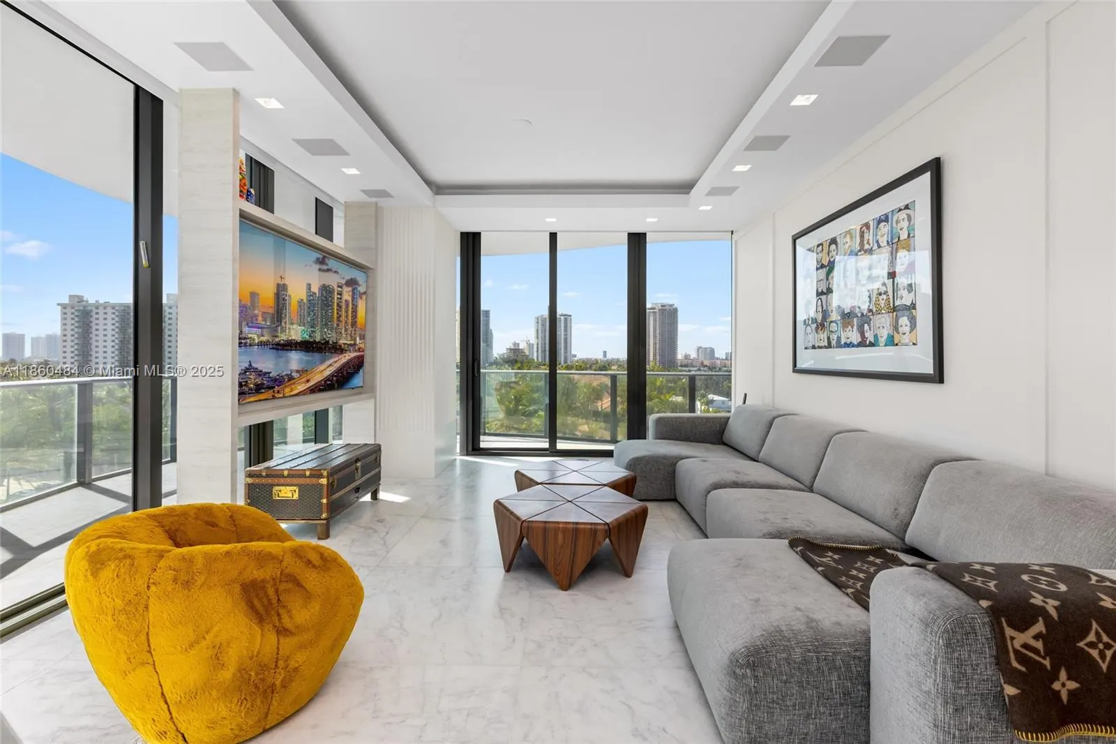 19575 Collins Ave, #6