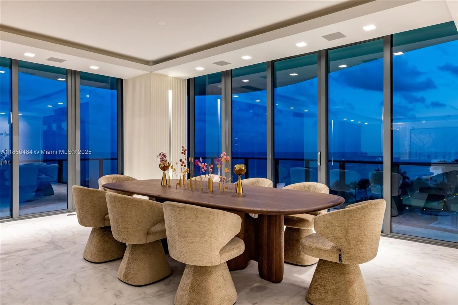 19575 Collins Ave, #6