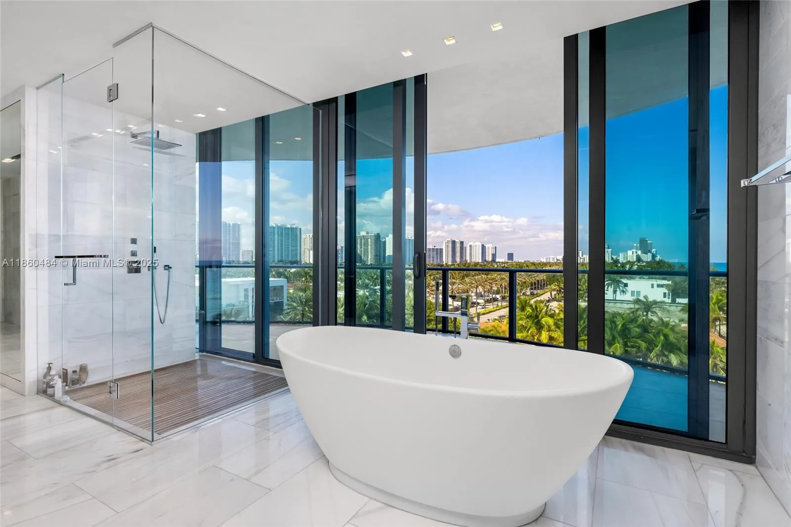 19575 Collins Ave, #6