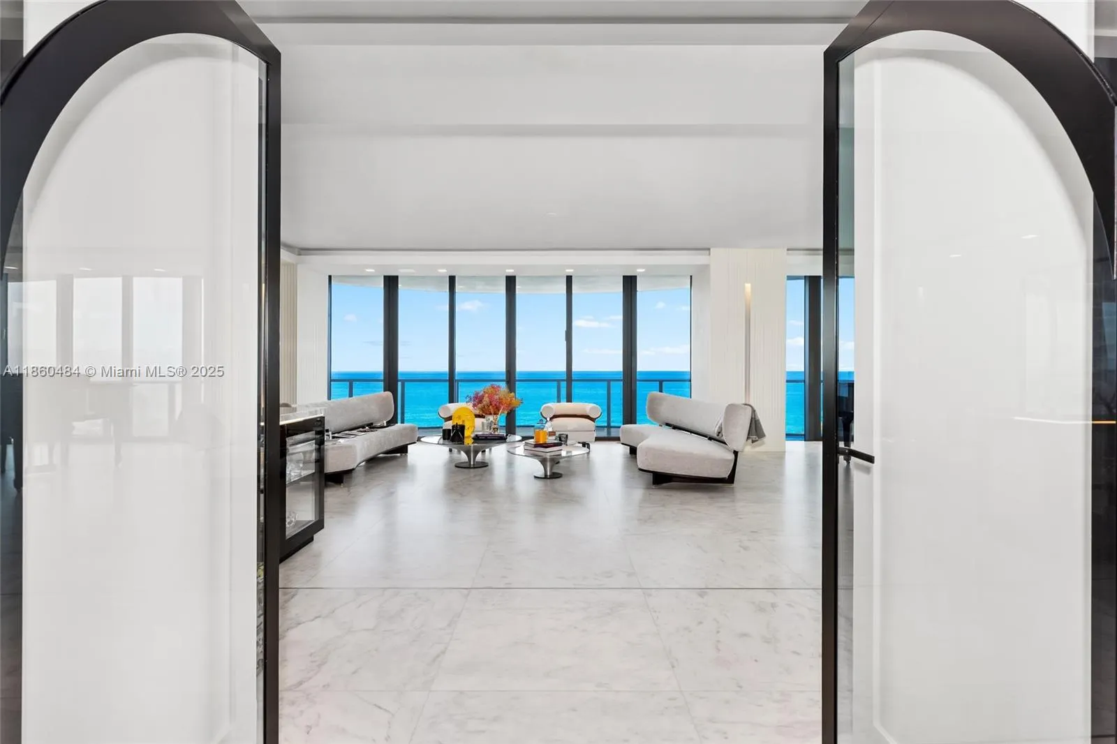 19575 Collins Ave, #6