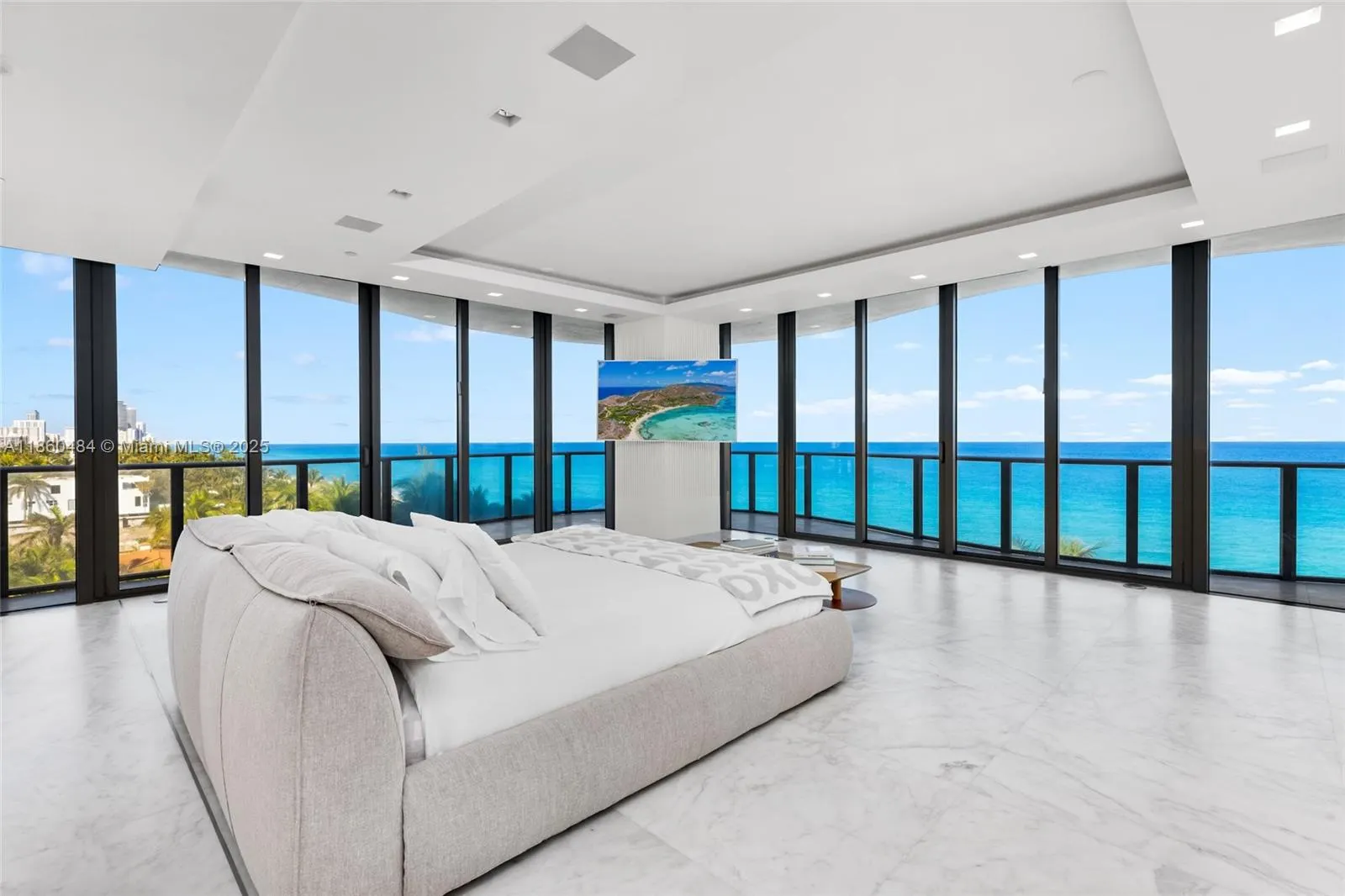 19575 Collins Ave, #6