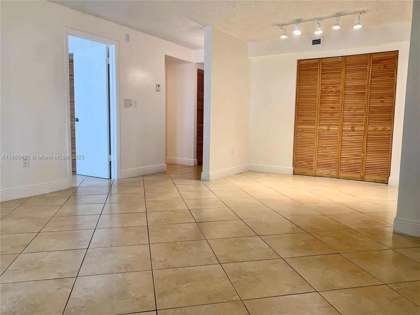1720 NW N River Dr, #307