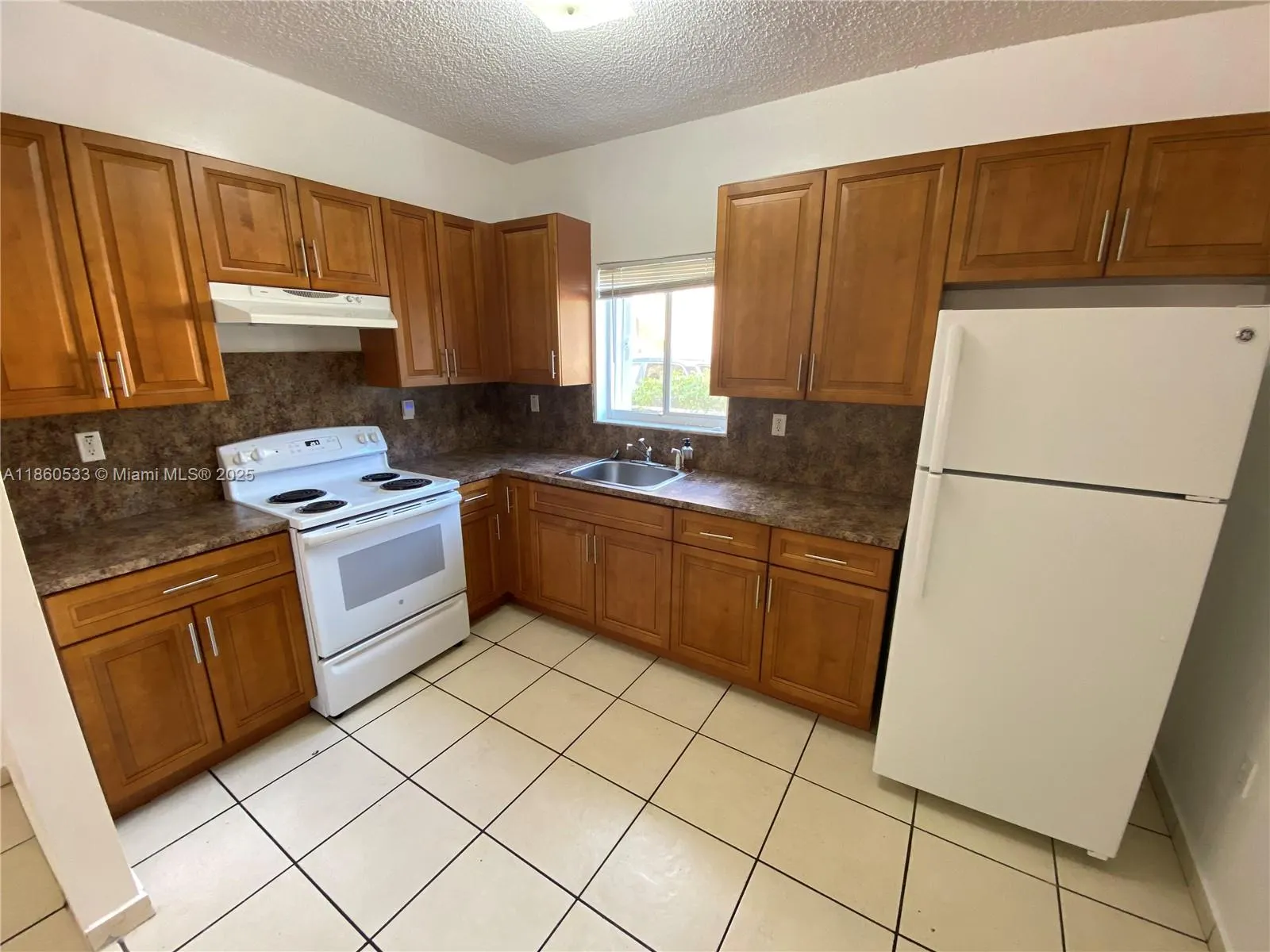 452 SW 10th St, #2