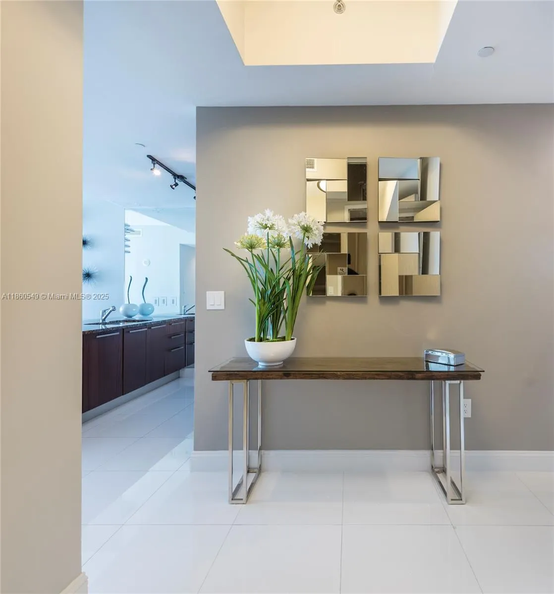 15811 Collins Ave, #1102