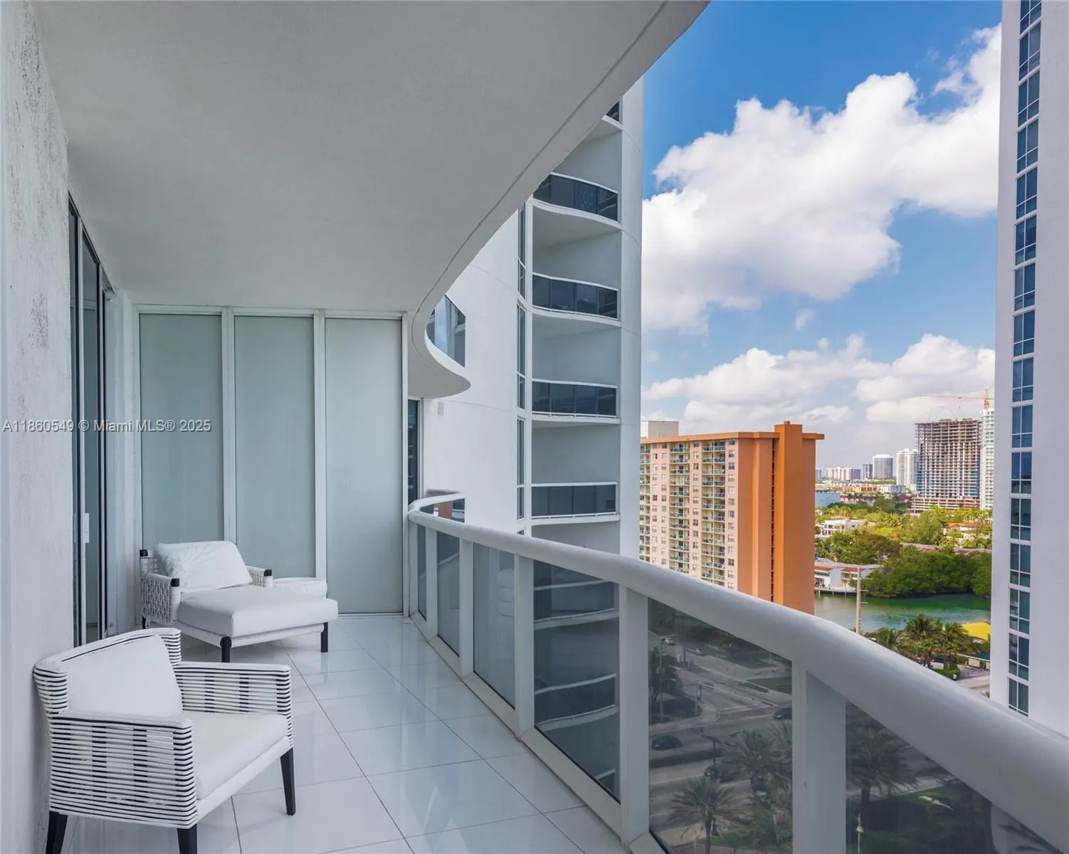 15811 Collins Ave, #1102