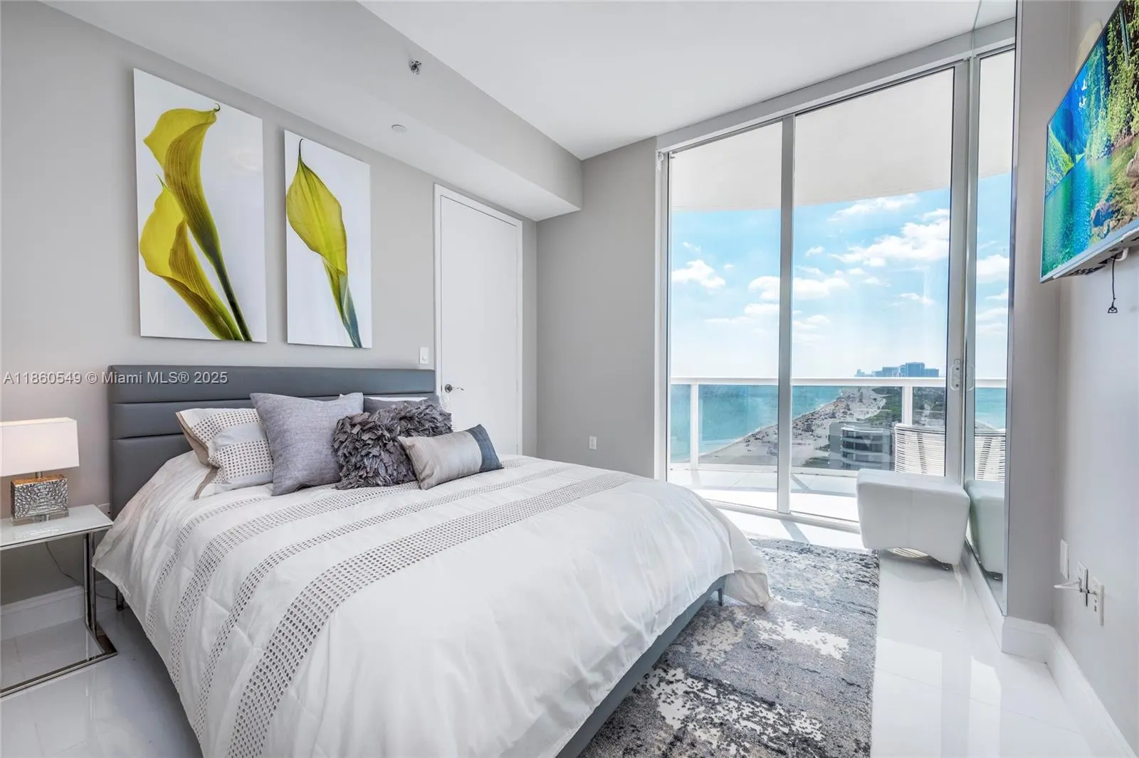 15811 Collins Ave, #1102