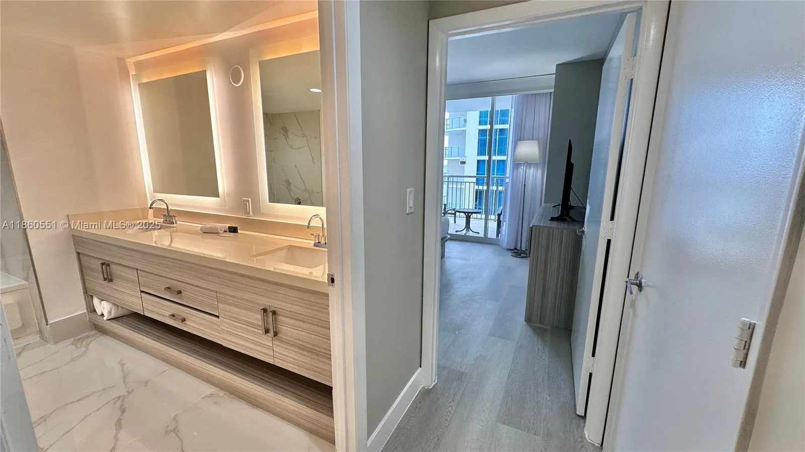 17375 Collins Ave, #2003