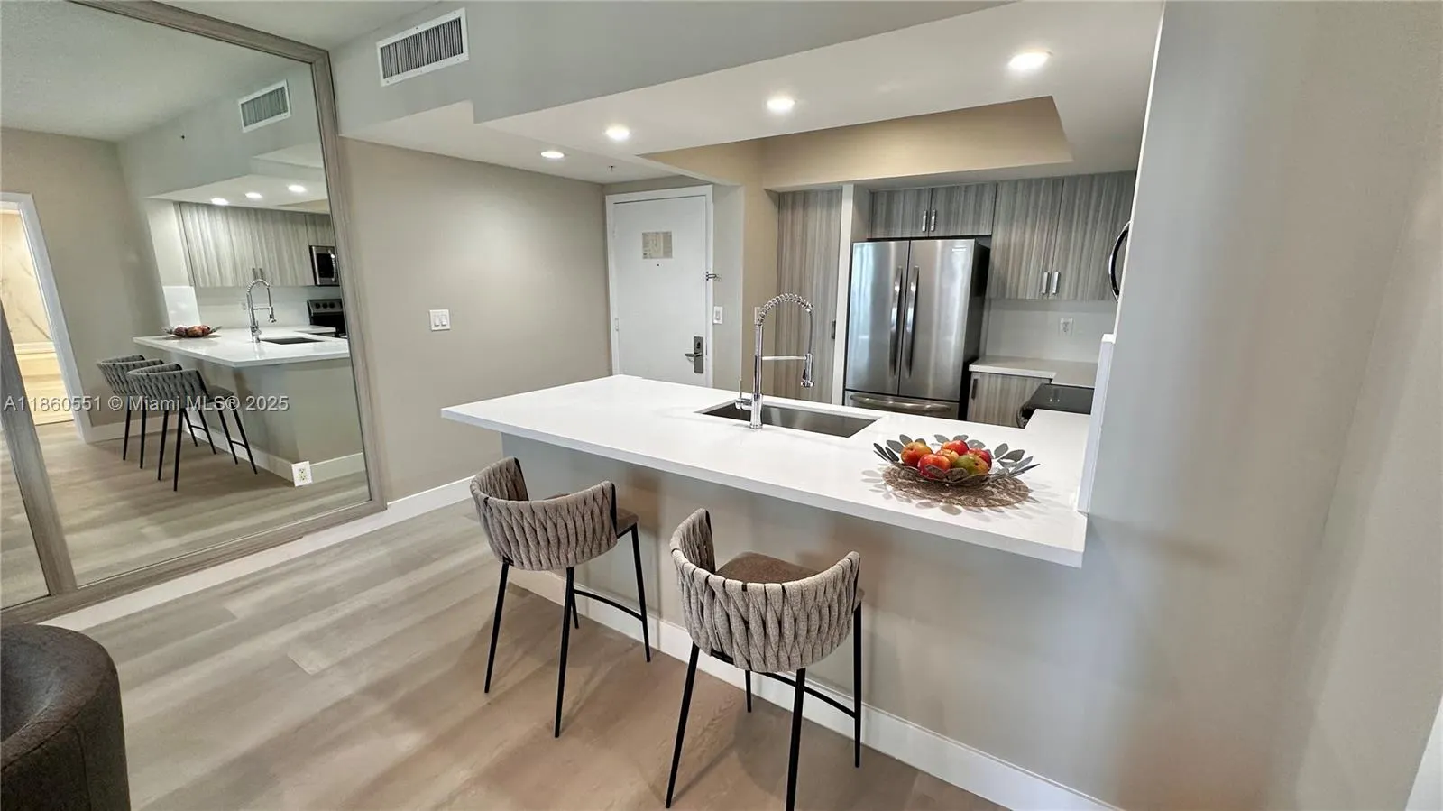 17375 Collins Ave, #2003