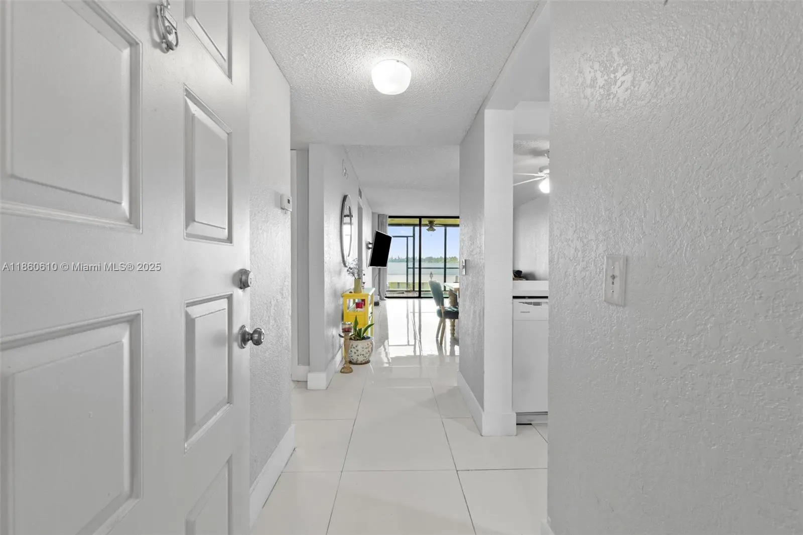 109 Lake Emerald Dr, #105